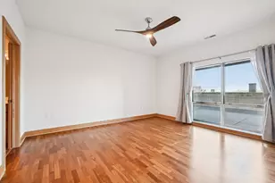 1550 E Royall Pl, Milwaukee, WI 53202 - Photo 10