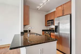 1550 E Royall Pl, Milwaukee, WI 53202 - Photo 4