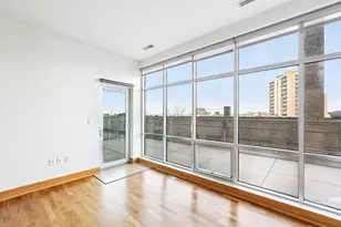 1550 E Royall Pl, Milwaukee, WI 53202 - Photo 20