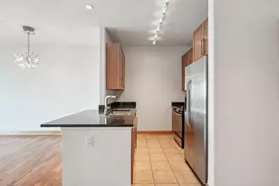 1550 E Royall Pl, Milwaukee, WI 53202 - Photo 28