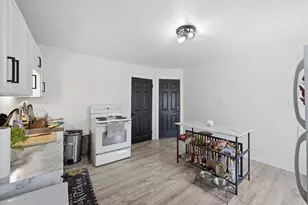 639 W Meinecke Ave, Milwaukee, WI 53212 - Photo 6