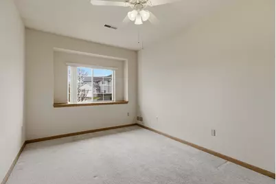 4754 W Maple Leaf Cir, Greenfield, WI 53220 - Photo 14