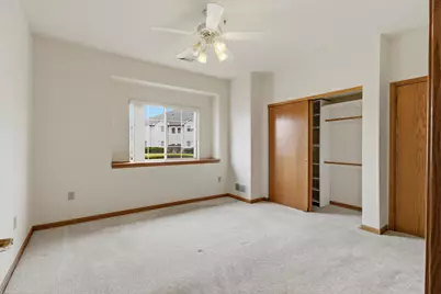 4754 W Maple Leaf Cir, Greenfield, WI 53220 - Photo 18