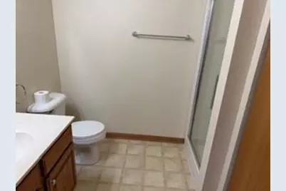 4754 W Maple Leaf Cir, Greenfield, WI 53220 - Photo 8