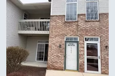4754 W Maple Leaf Cir, Greenfield, WI 53220 - Photo 2