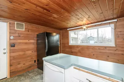 888  Wildwood Pl, Oconomowoc, WI 53066 - Photo 10