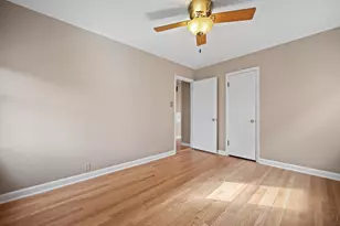 5713 N Argyle Ave, Glendale, WI 53209 - Photo 12