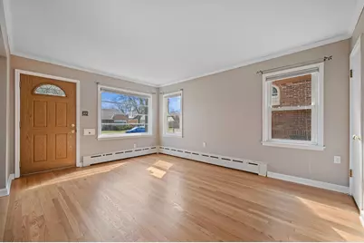 5713 N Argyle Ave, Glendale, WI 53209 - Photo 2