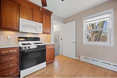 5713 N Argyle Ave, Glendale, WI 53209 - Photo 10