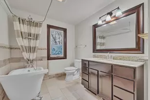 8408 N Lake Dr, Fox Point, WI 53217 - Photo 24