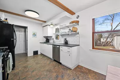 1918 E Eden Pl, Saint Francis, WI 53235 - Photo 4