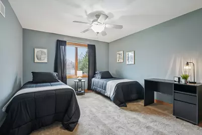 2527 W Goldcrest Ave, Milwaukee, WI 53221 - Photo 24