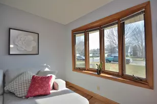 4635 S 50th St, Greenfield, WI 53220 - Photo 6