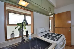 4635 S 50th St, Greenfield, WI 53220 - Photo 8