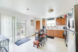 309 N 8th St, Racine, WI 53185 - Photo 8