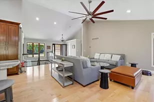 4540 W Melissa Ct, Franklin, WI 53132 - Photo 4