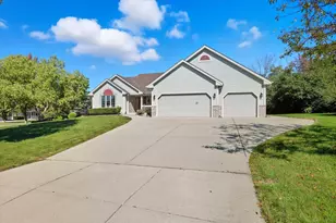 4540 W Melissa Ct, Franklin, WI 53132 - Photo 1