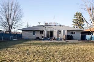 3793 S Massachusetts Ave, Milwaukee, WI 53220 - Photo 16