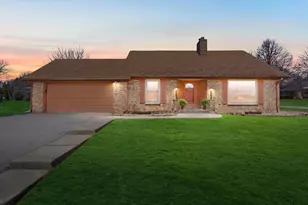 12640 W Wilbur Dr, New Berlin, WI 53151 - Photo 1