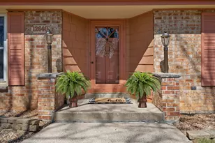 12640 W Wilbur Dr, New Berlin, WI 53151 - Photo 2