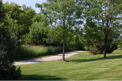 2424  Fox River Pkwy #F, Waukesha, WI 53189 - Photo 28