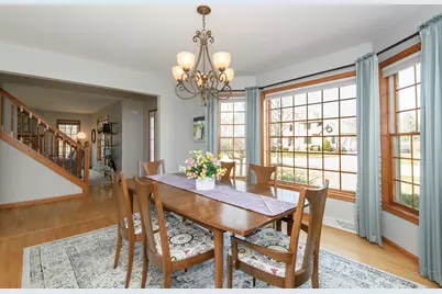 4195 W Squire Ave, Greenfield, WI 53221 - Photo 2