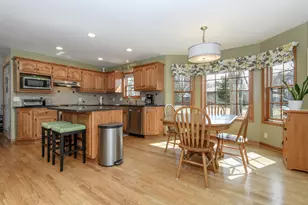 4195 W Squire Ave, Greenfield, WI 53221 - Photo 8