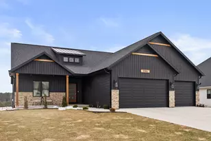 3104 Sandy Ridge Dr, Two Rivers, WI 54241 - Photo 1