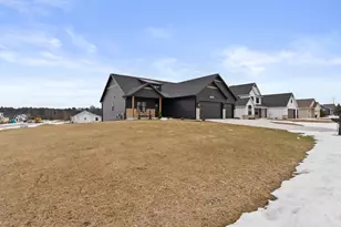 3104 Sandy Ridge Dr, Two Rivers, WI 54241 - Photo 4