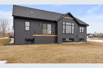 3104  Sandy Ridge Dr, Two Rivers, WI 54241 - Photo 6