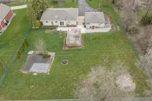 17321 W Observatory Rd, New Berlin, WI 53146 - Photo 2