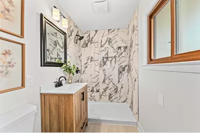 13002 N Phillip Dr, Mequon, WI 53097 - Photo 18