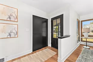 13002 N Phillip Dr, Mequon, WI 53097 - Photo 24