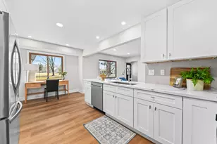 13002 N Phillip Dr, Mequon, WI 53097 - Photo 12