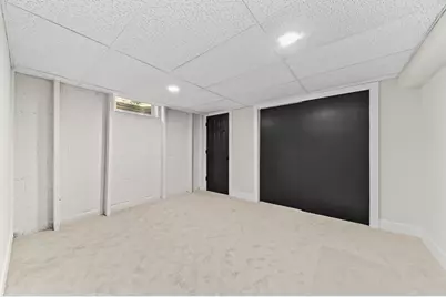 13002 N Phillip Dr, Mequon, WI 53097 - Photo 28