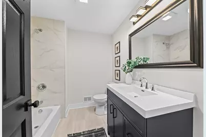 13002 N Phillip Dr, Mequon, WI 53097 - Photo 22