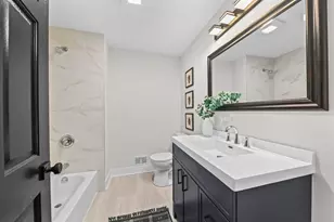 13002 N Phillip Dr, Mequon, WI 53097 - Photo 22