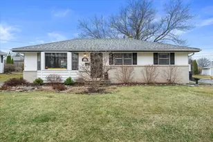 W144N8435 Mac Arthur Dr, Menomonee Falls, WI 53051 - Photo 2