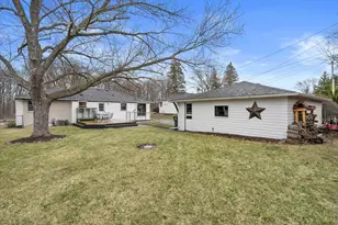 W144N8435 Mac Arthur Dr, Menomonee Falls, WI 53051 - Photo 24