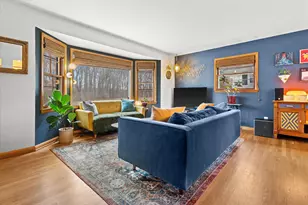 W144N8435 Mac Arthur Dr, Menomonee Falls, WI 53051 - Photo 6