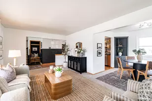 W55N778 Cedar Ridge Dr, Cedarburg, WI 53012 - Photo 6