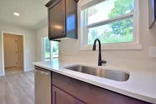 704 5 Mile Rd, Racine, WI 53402 - Photo 10