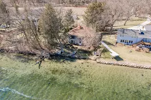 212 S Golden Lake Ln, Summit, WI 53066 - Photo 4