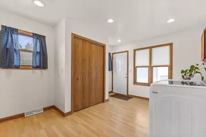 1511 W Klein Ave, Milwaukee, WI 53221 - Photo 12