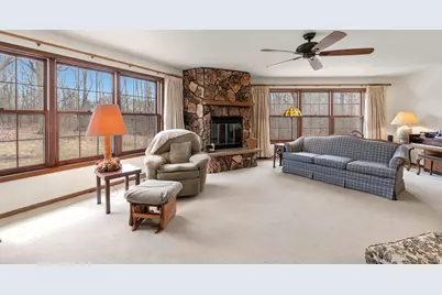 W275S4411  Green Country Rd, Waukesha, WI 53189 - Photo 2