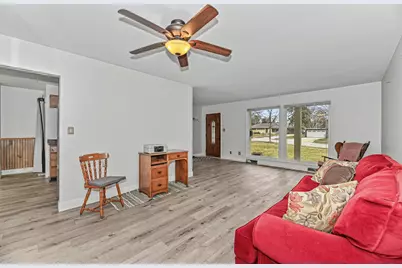 1023 W Glenn Dr, Waukesha, WI 53188 - Photo 10