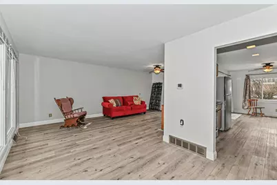 1023 W Glenn Dr, Waukesha, WI 53188 - Photo 6