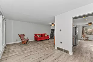 1023 W Glenn Dr, Waukesha, WI 53188 - Photo 6