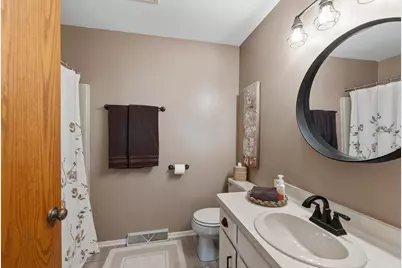 6461 S Crabapple Ct #2, Oak Creek, WI 53154 - Photo 10