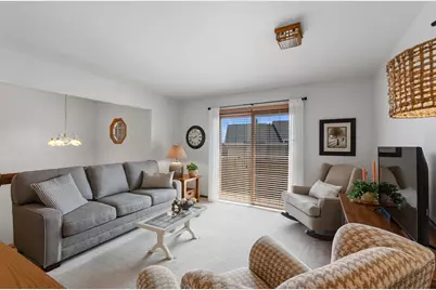 6461 S Crabapple Ct #2, Oak Creek, WI 53154 - Photo 8